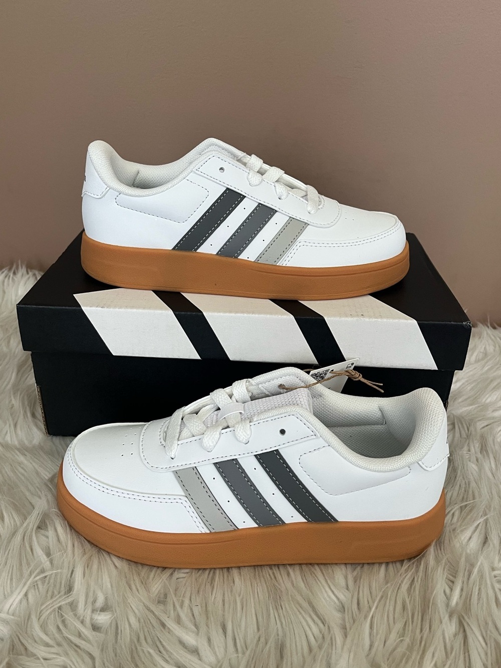 {Adidas} Breaknet Lifestyle Court Lace Sneakers Youth - Youth Size 13 - NWT